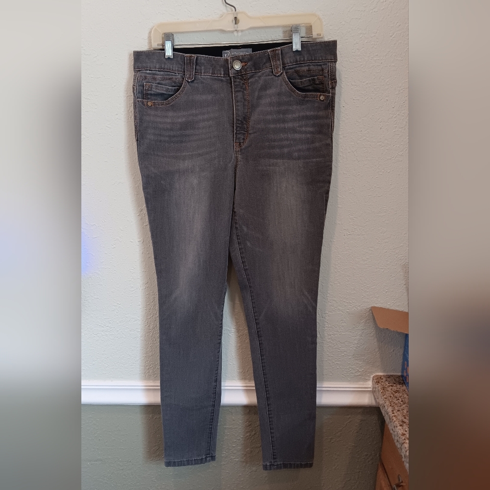 Classic Women's Gray Slim Jeans